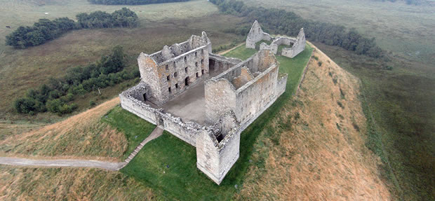 ruthven-barracks